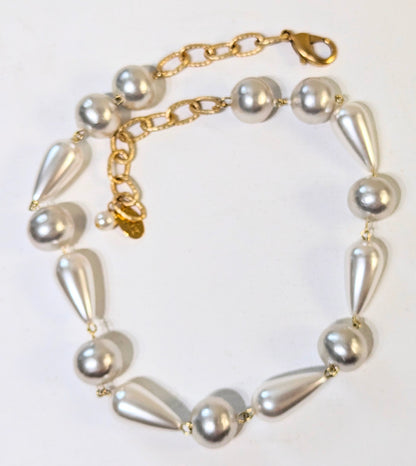 Hand-linked Vintage Pearls Long 22-inches Lobster Claw Handmade Sugar Gay Isber Bridal Rare Silver White 50s Cotton Pearls Gold Back Chaina